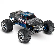  Carro Traxx...