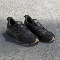 Tênis Adidas...