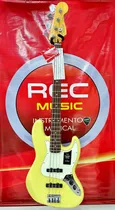  Fender Bass...