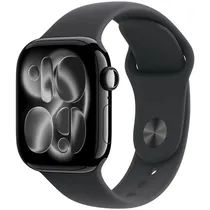 Apple Watch S11 42MM MEQT4LW/ A com GPS/ Wide Angle Oled Always-On Retina Display / Pulseira Sport Band s/ M / Aluminium Case - Jet Black/ Black