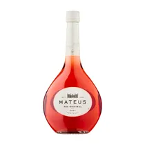  Vino Mateus...