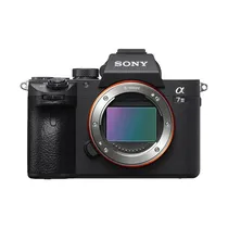 Câmera Sony Alpha A7 III Mirrorless e Lente Sony 28-70MM