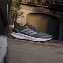 Tênis Adidas...