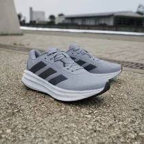  Tênis Adida...