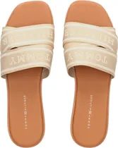  Chinelo Tom...
